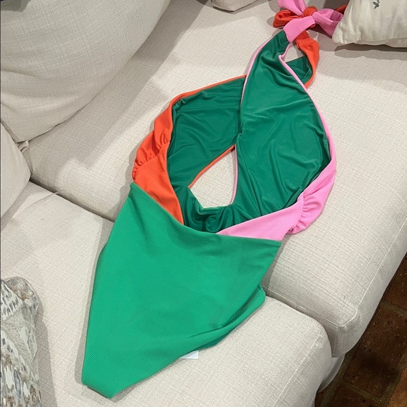 Beach Riot Jessica Colorblock One-Piece Swimsuit NEW - Picture 3 of 7